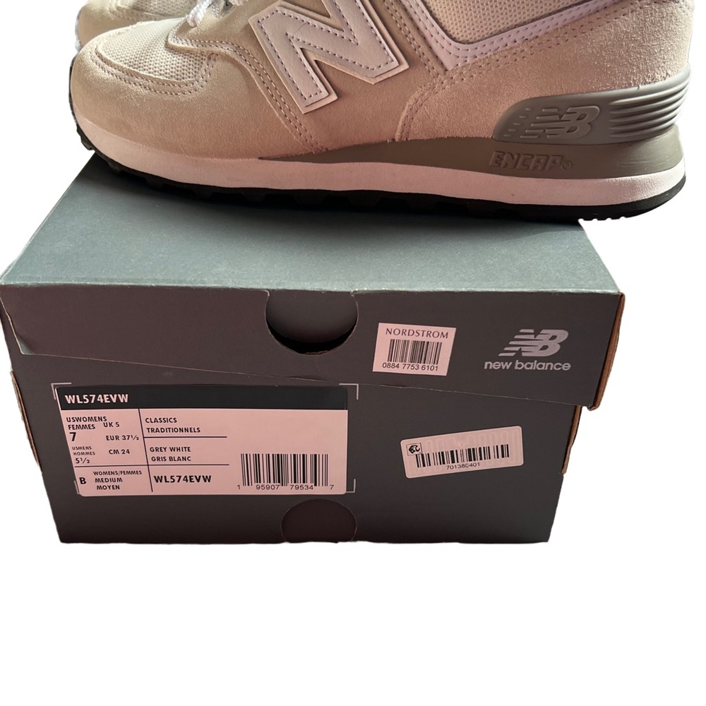 NEW BALANCE GRAY AND WHITE CLASSIC 574 NEUTRAL SNEAKER SIZE 7 - Picture 7 of 12
